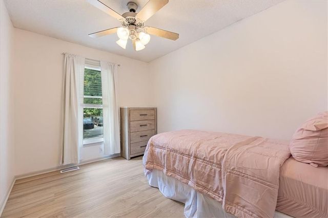 9717 NW 86th Terrace, Kansas City, MO 64153