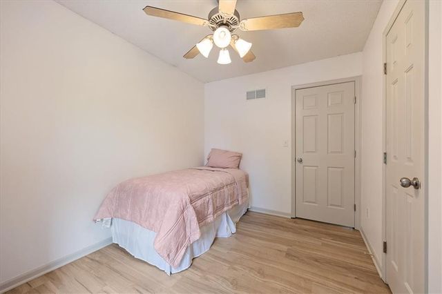 9717 NW 86th Terrace, Kansas City, MO 64153