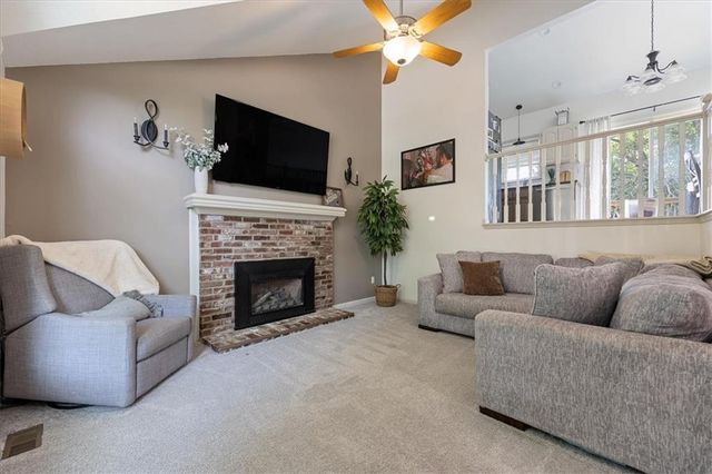 9717 NW 86th Terrace, Kansas City, MO 64153