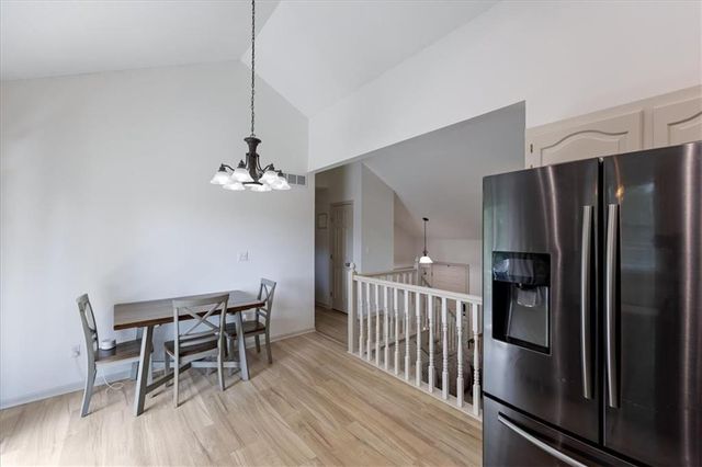 9717 NW 86th Terrace, Kansas City, MO 64153