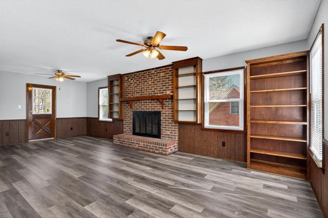 154 Saxon Dr, Gaffney, SC 29341