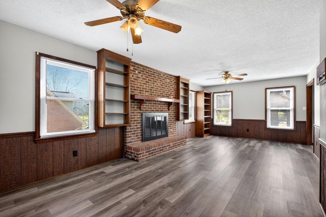 154 Saxon Dr, Gaffney, SC 29341