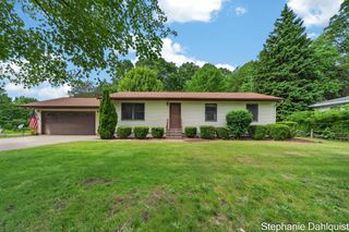 1646 W Giles Road, Laketon Twp, MI 49445