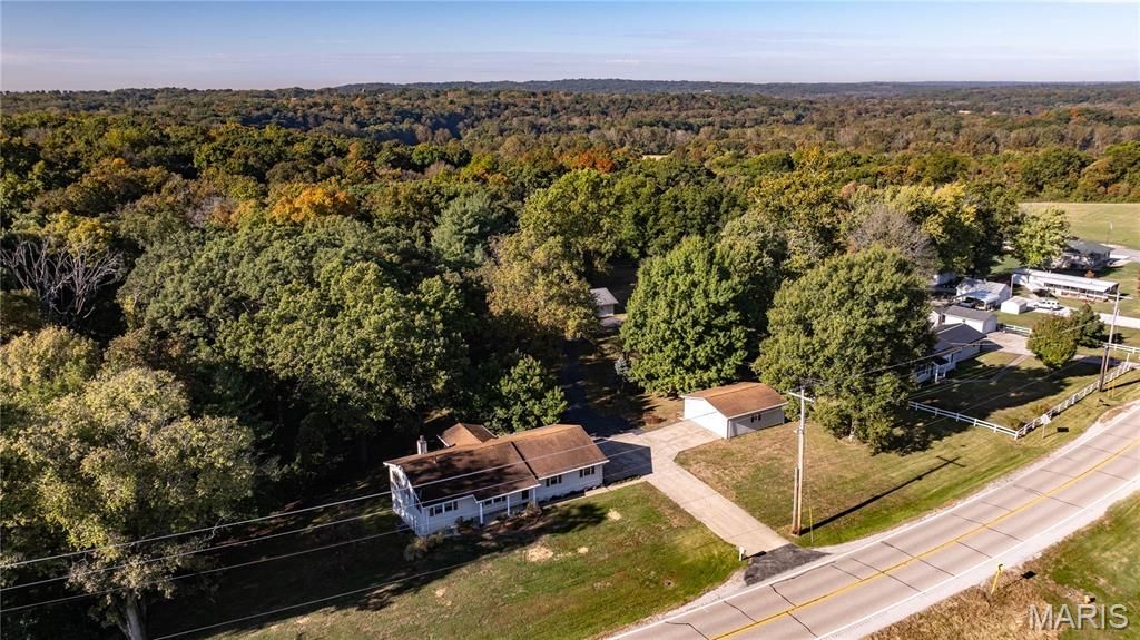 Image 1 of property listing at 3619 W Delmar Avenue, Godfrey, IL 62035