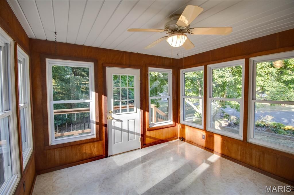 Image 24 of property listing at 3619 W Delmar Avenue, Godfrey, IL 62035