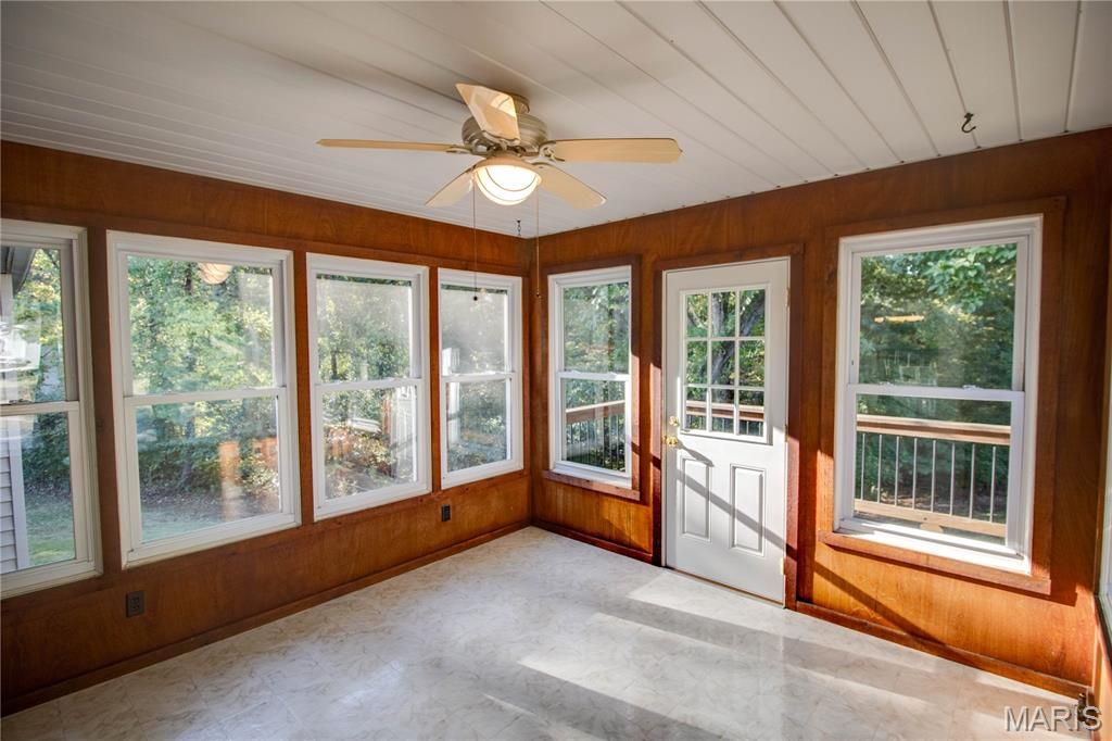 Image 26 of property listing at 3619 W Delmar Avenue, Godfrey, IL 62035