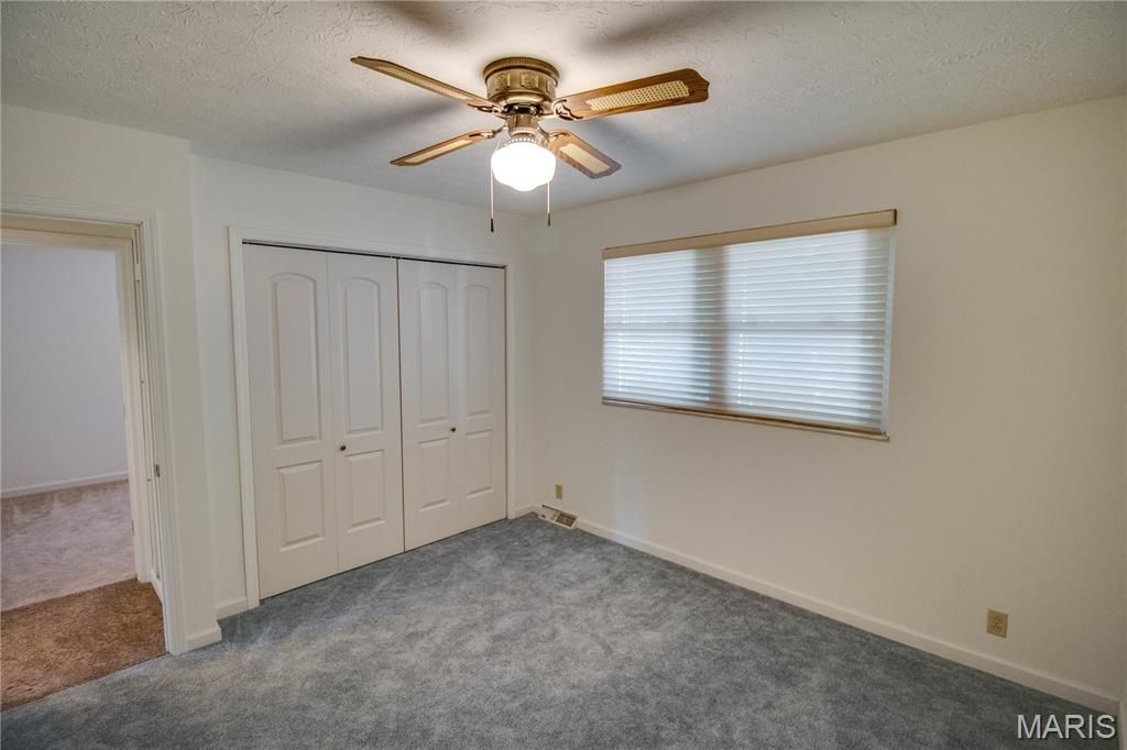 Image 38 of property listing at 3619 W Delmar Avenue, Godfrey, IL 62035