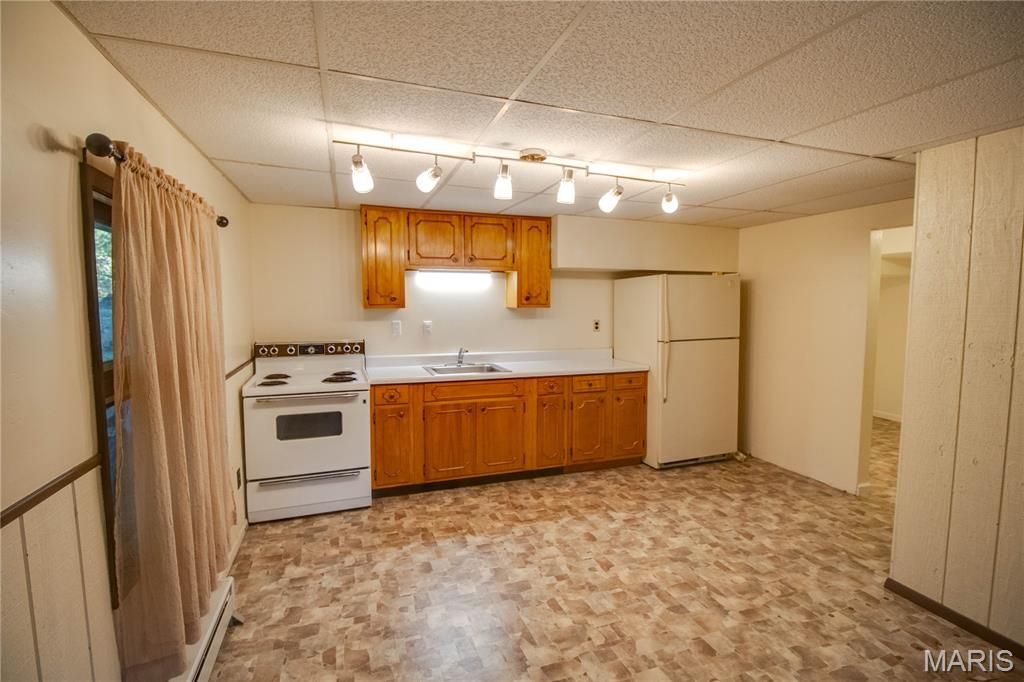 Image 41 of property listing at 3619 W Delmar Avenue, Godfrey, IL 62035