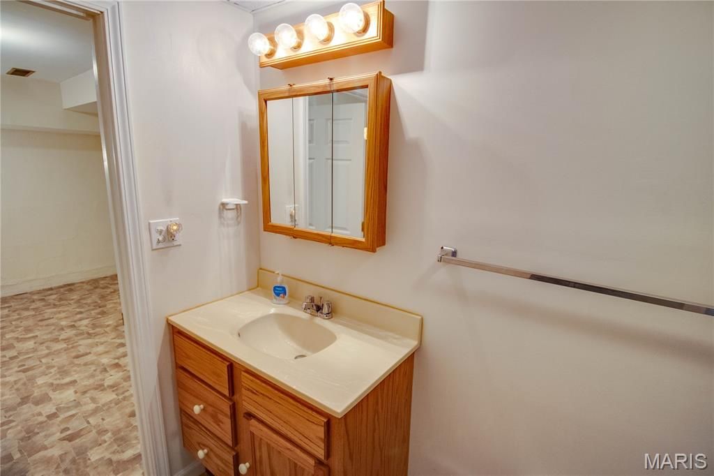Image 47 of property listing at 3619 W Delmar Avenue, Godfrey, IL 62035