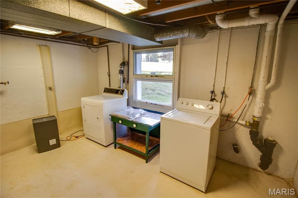 Image 50 of property listing at 3619 W Delmar Avenue, Godfrey, IL 62035