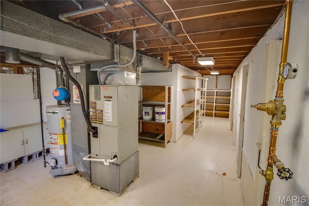 Image 51 of property listing at 3619 W Delmar Avenue, Godfrey, IL 62035