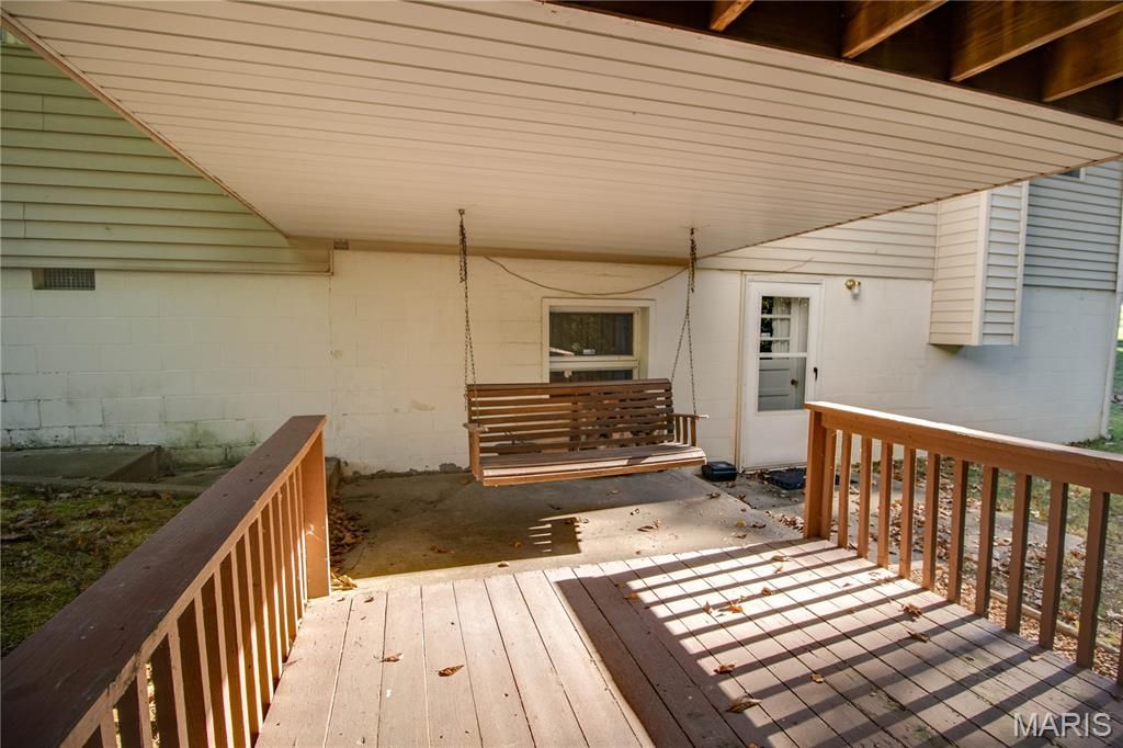 Image 61 of property listing at 3619 W Delmar Avenue, Godfrey, IL 62035