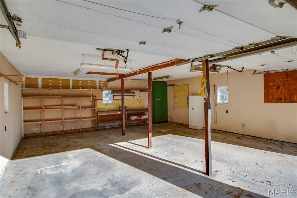 Image 63 of property listing at 3619 W Delmar Avenue, Godfrey, IL 62035