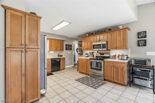 10930 Heltman Avenue NE, Alliance, OH 44601