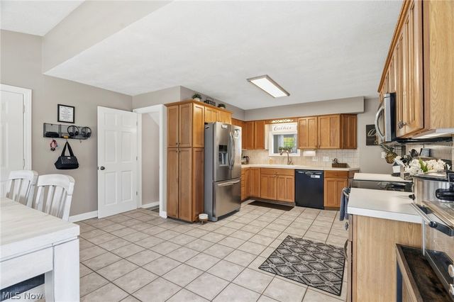 10930 Heltman Avenue NE, Alliance, OH 44601