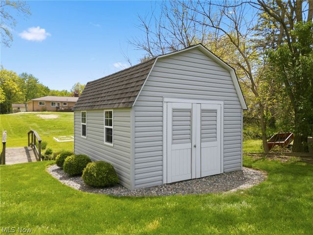 10930 Heltman Avenue NE, Alliance, OH 44601