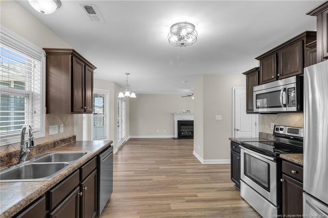 128 Crestwood Lane, Raeford, NC 28376