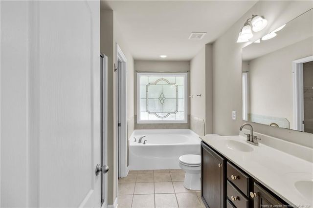 128 Crestwood Lane, Raeford, NC 28376