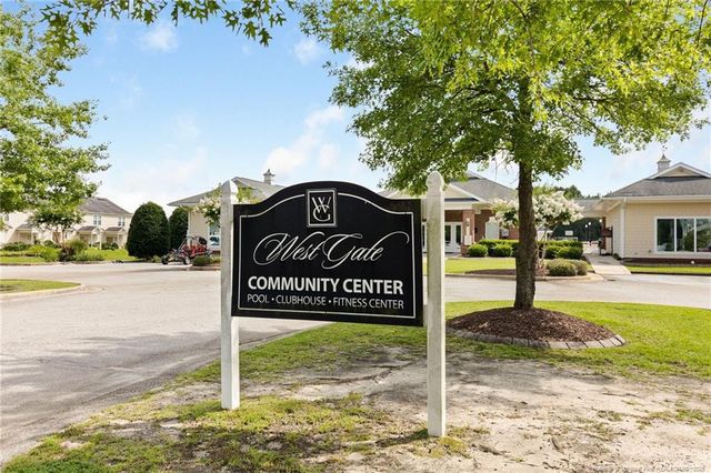 128 Crestwood Lane, Raeford, NC 28376
