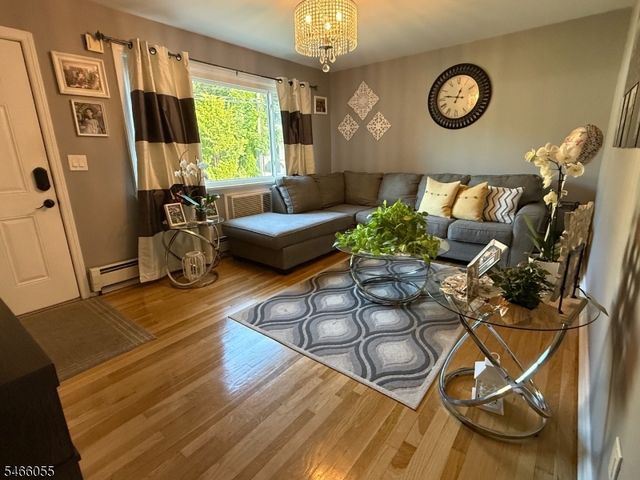 334 N 4Th Ave, Hawthorne Boro, NJ 07506