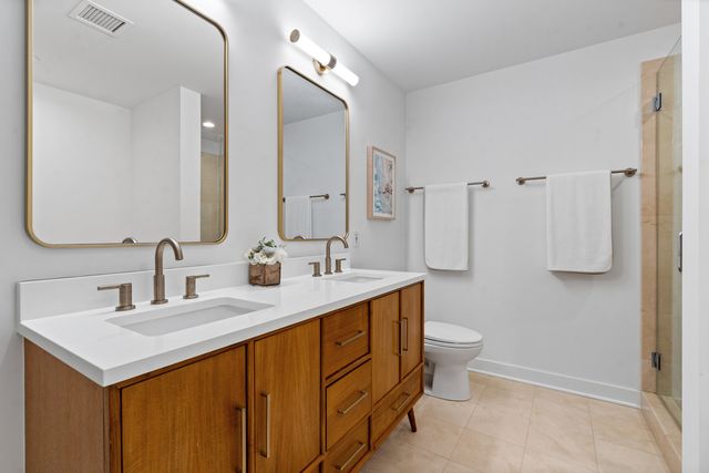 250 E Pearson Street 1002, Chicago, IL 60611