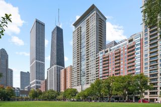 250 E Pearson Street 1002, Chicago, IL 60611