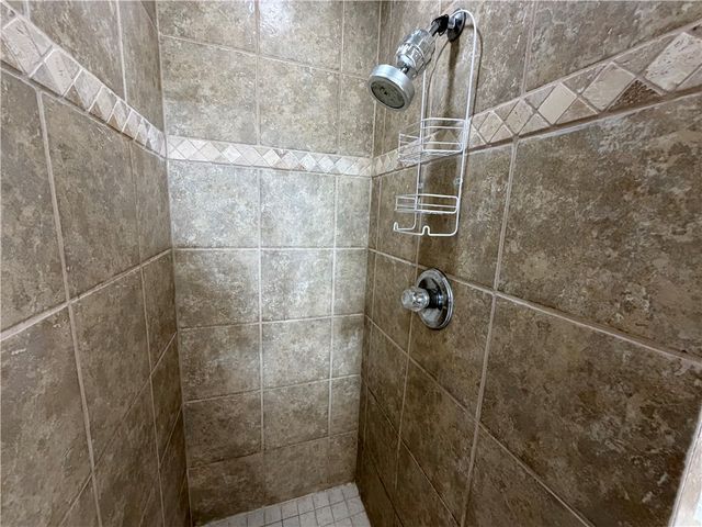 2003 Estates Drive, Grove, OK 74344
