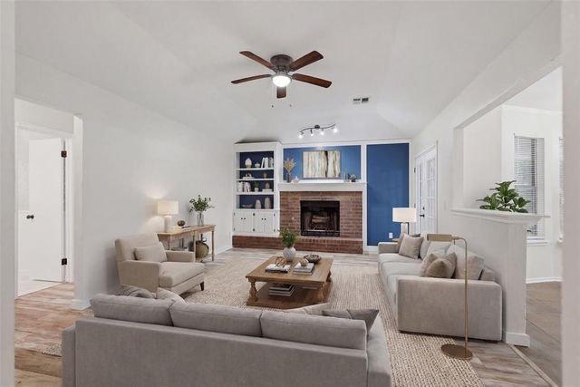 1812 Cimarron Trail, Choctaw, OK 73020