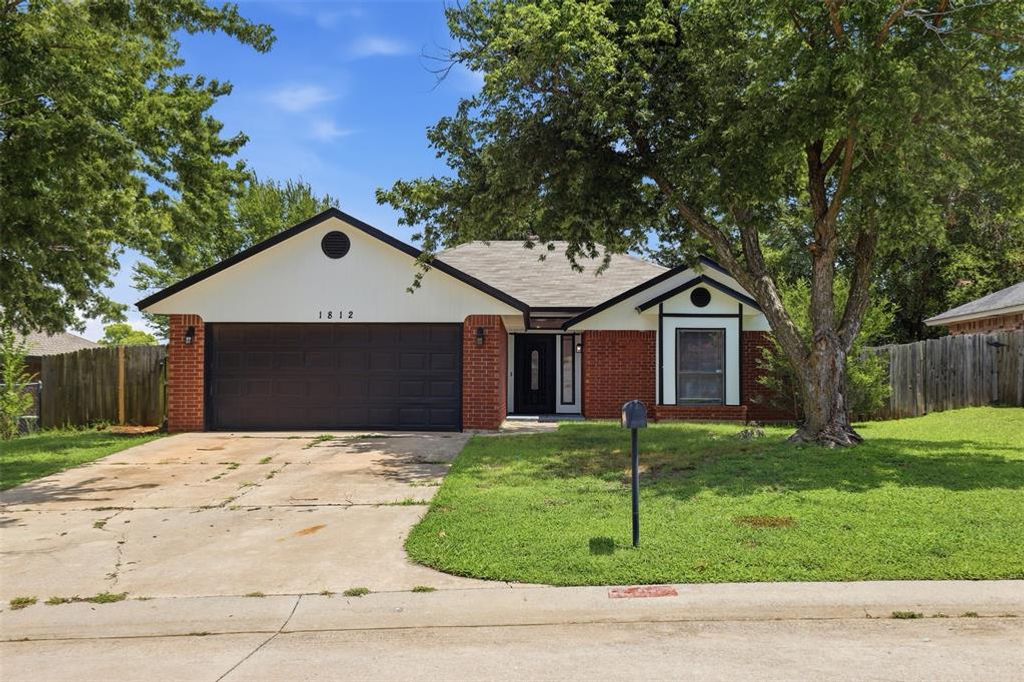 1812 Cimarron Trail, Choctaw, OK 73020