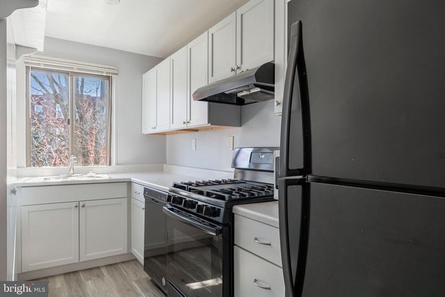 3827 Davis Pl NW Apt 5, Washington, DC 20007