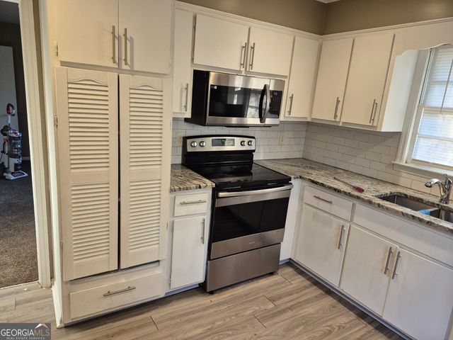 5325 Joan Of Arc Place, Atlanta, GA 30349