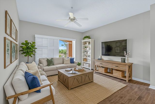 625 Fairway Dr 302, St Augustine, FL 32084