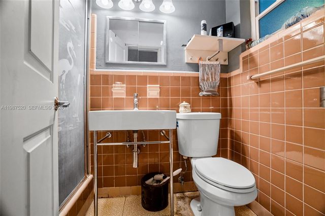 1761 NE 37th St, Oakland Park, FL 33334