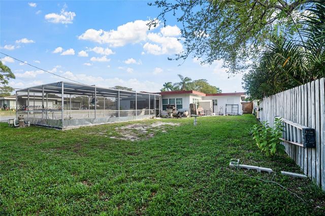 1761 NE 37th St, Oakland Park, FL 33334