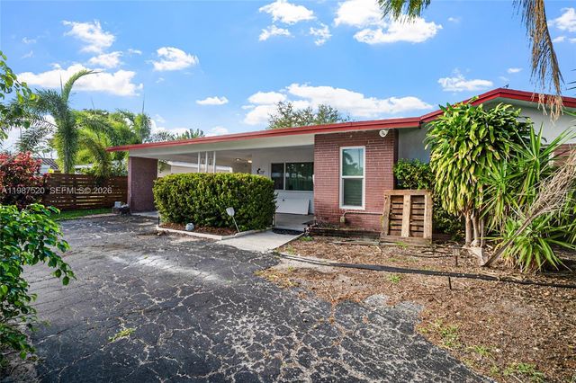 1761 NE 37th St, Oakland Park, FL 33334