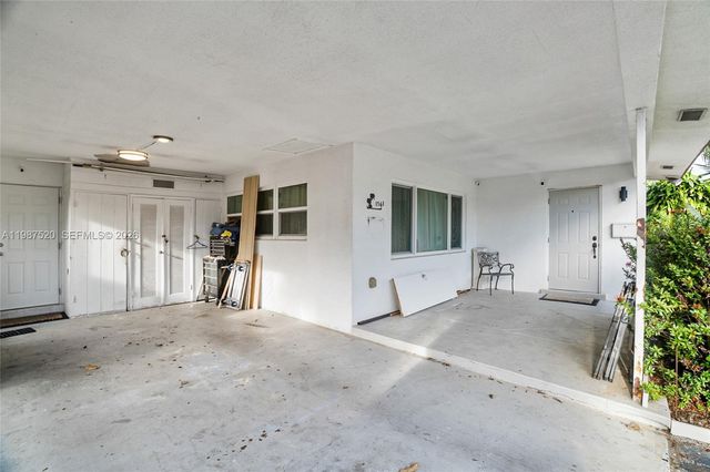 1761 NE 37th St, Oakland Park, FL 33334