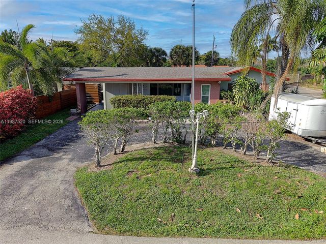1761 NE 37th St, Oakland Park, FL 33334
