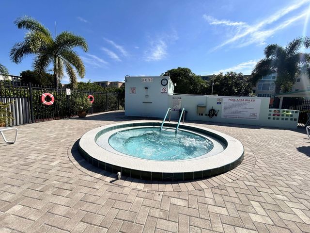 300 NE 26th Avenue 113, Boynton Beach, FL 33435