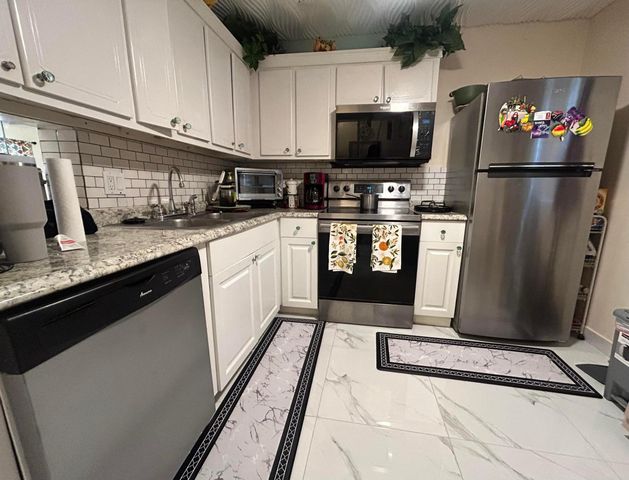300 NE 26th Avenue 113, Boynton Beach, FL 33435