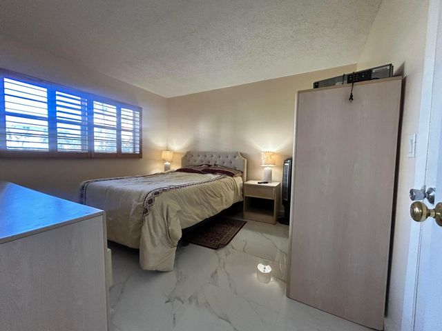 300 NE 26th Avenue 113, Boynton Beach, FL 33435