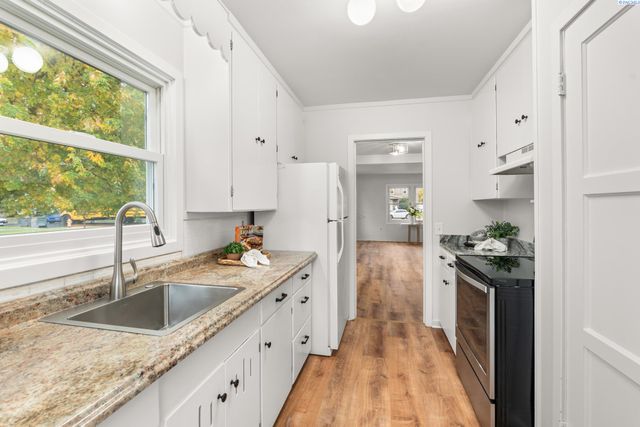 417 Douglass Ave., Richland, WA 99352