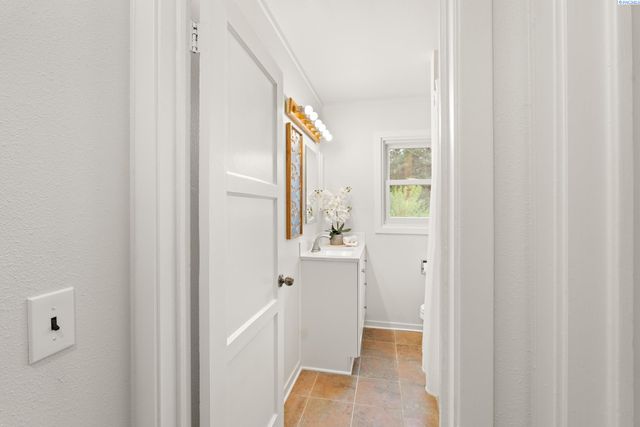 417 Douglass Ave., Richland, WA 99352