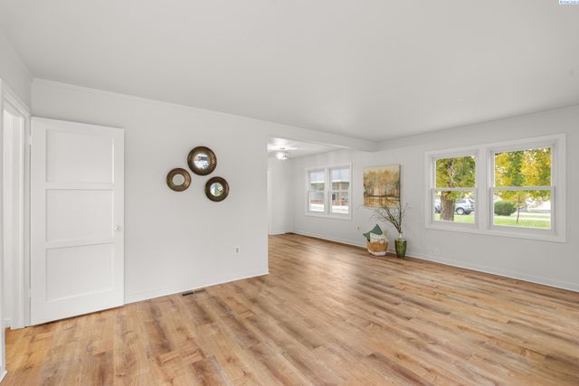 417 Douglass Ave., Richland, WA 99352