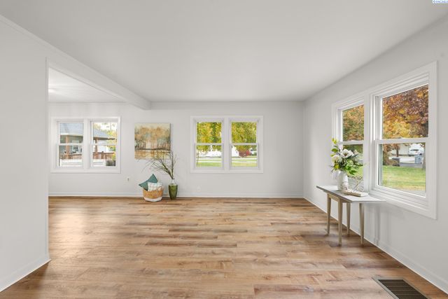 417 Douglass Ave., Richland, WA 99352