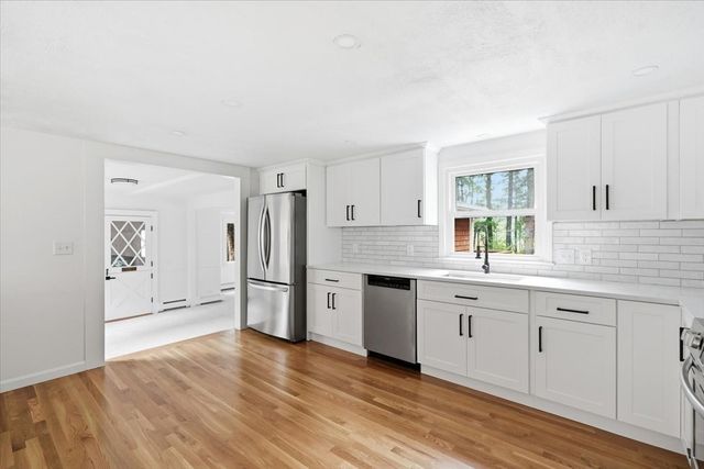 37 Orchard Dr, Pembroke, MA 02359