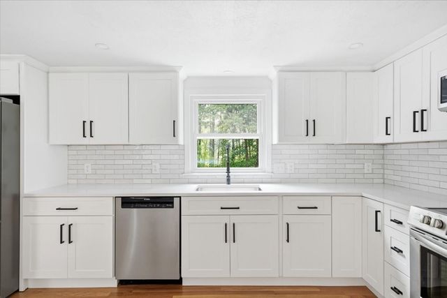 37 Orchard Dr, Pembroke, MA 02359