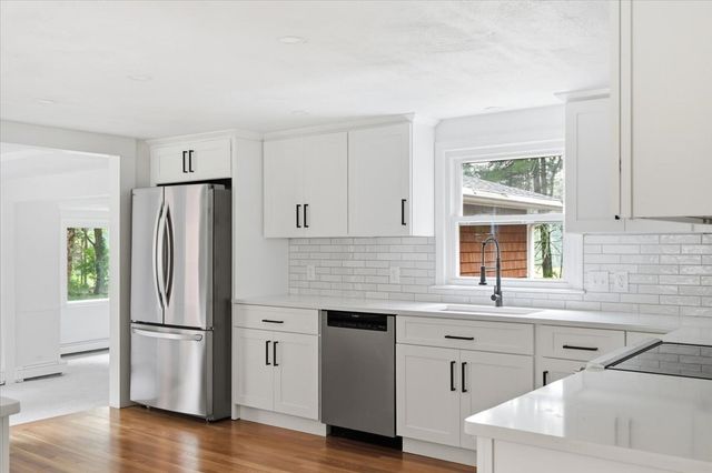 37 Orchard Dr, Pembroke, MA 02359