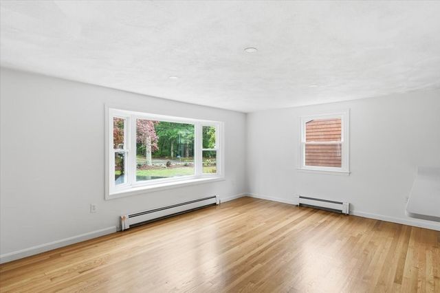 37 Orchard Dr, Pembroke, MA 02359