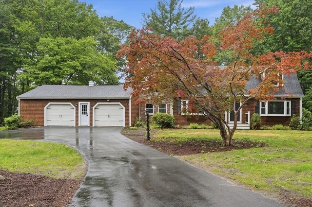 37 Orchard Dr, Pembroke, MA 02359