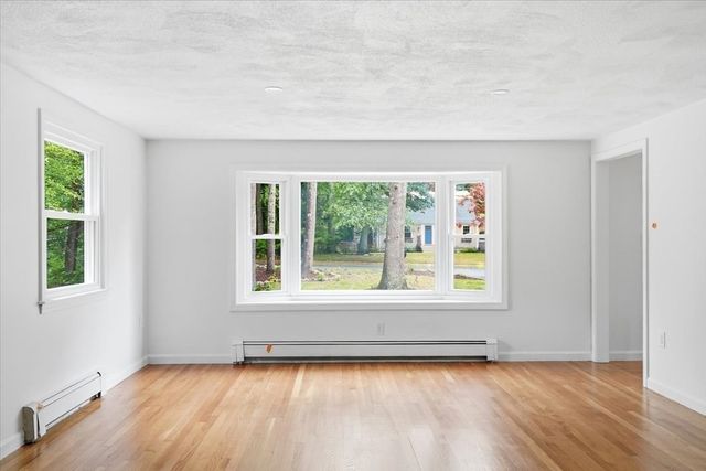 37 Orchard Dr, Pembroke, MA 02359